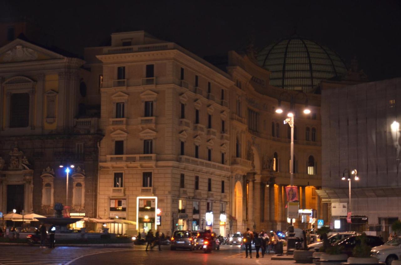 La Casa Spagnola Napoli Exterior photo
